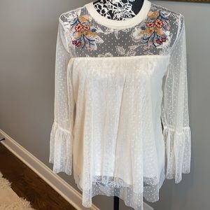 Xhilaration embroidered blouse